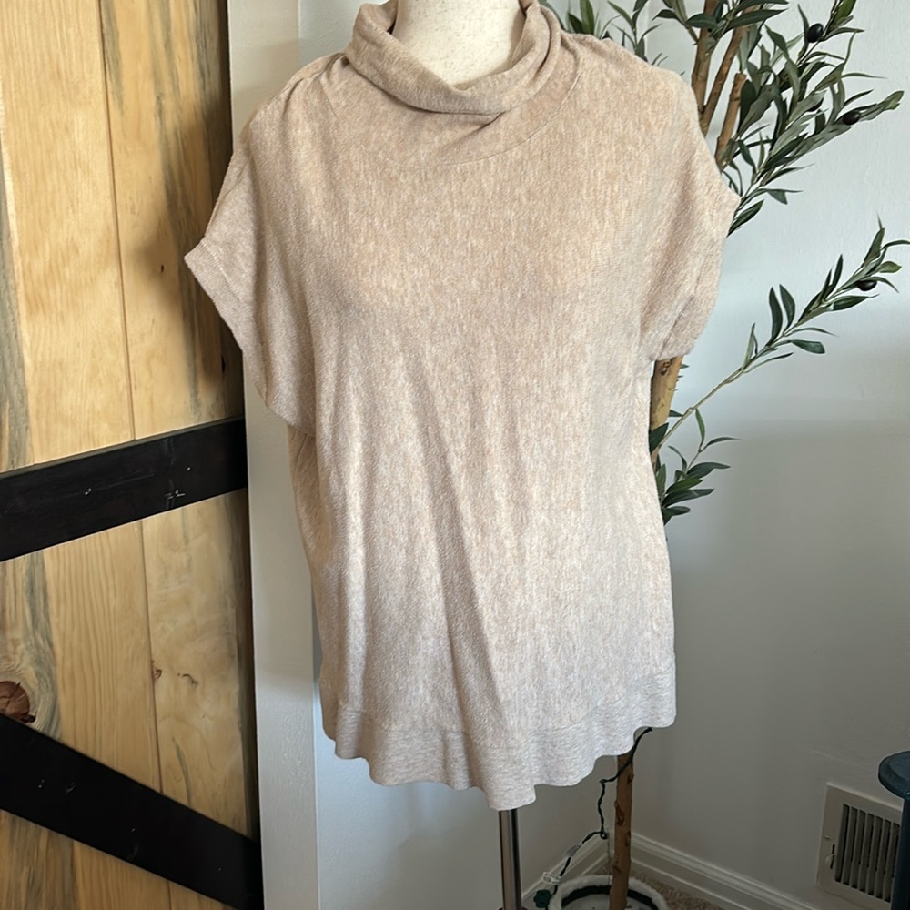 LOFT size small short sleeve loose turtle neck sweater